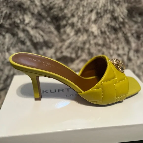 2 1/2 - 3 inch slippers - Picture 2 of 4